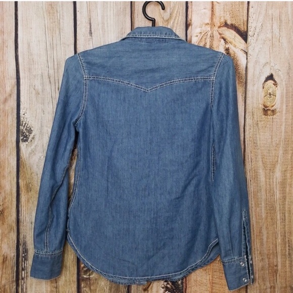 Denim Chambray Snap Front Top - Picture 2 of 4